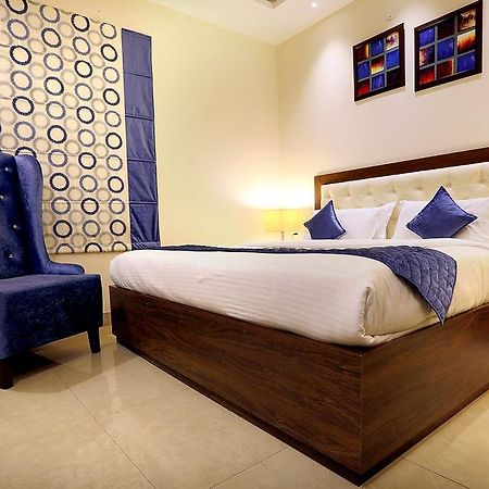 Hotel Rk Grande Ludhiana Rum bild