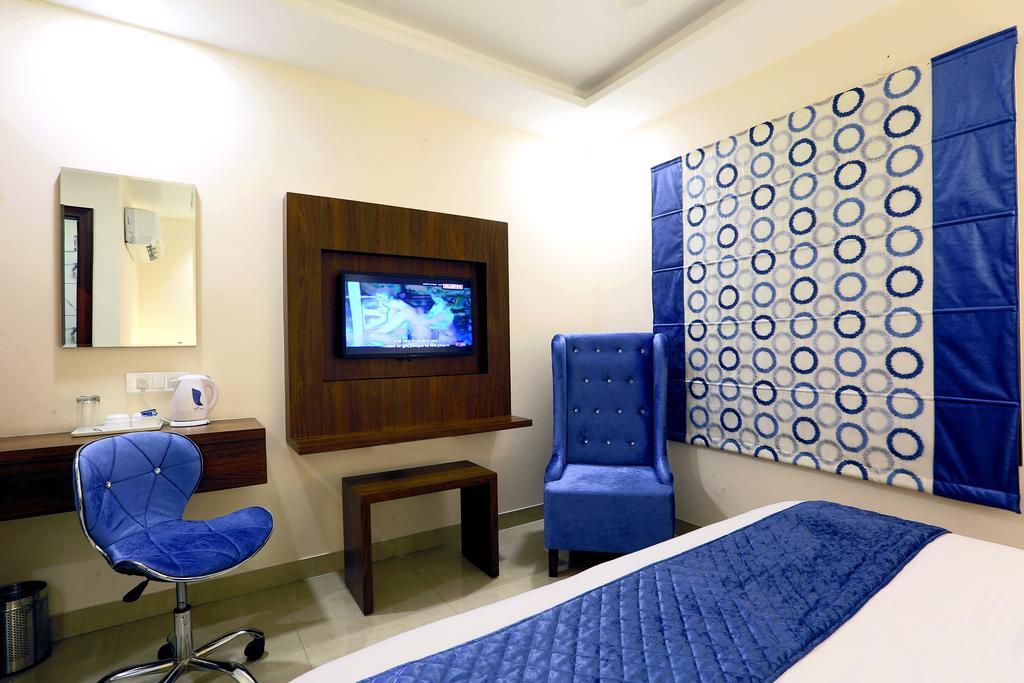 Hotel Rk Grande Ludhiana Rum bild