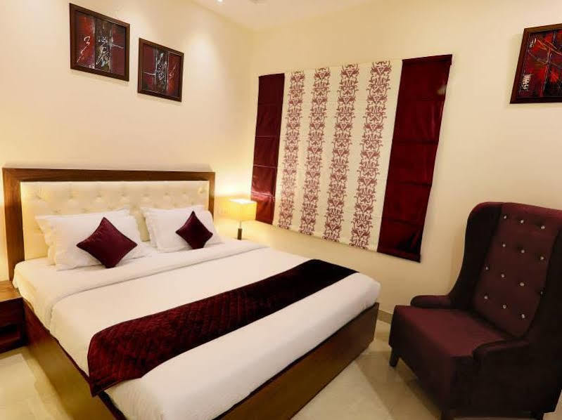 Hotel Rk Grande Ludhiana Exteriör bild